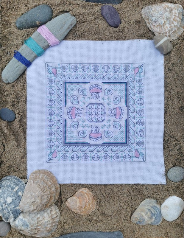 Stitched by: Bárbara Correia Nunes