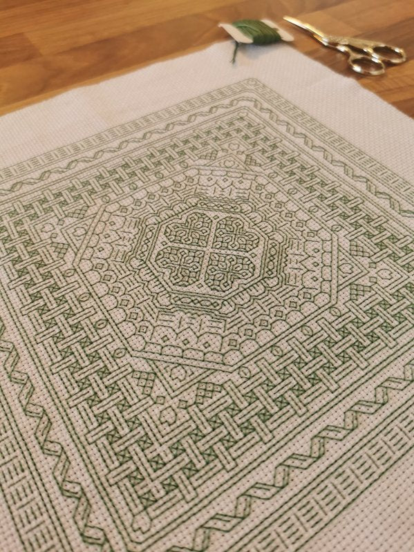 Stitched by: Bárbara Correia Nunes