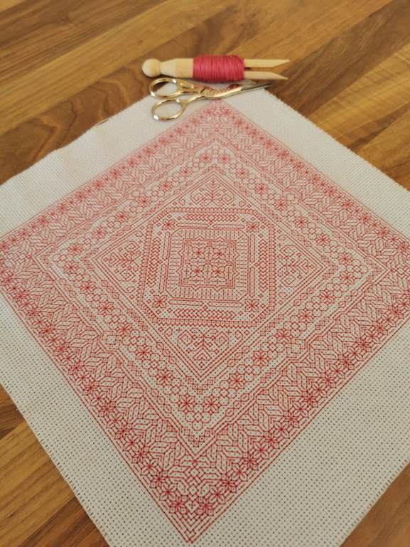 Stitched by: Bárbara Correia Nunes